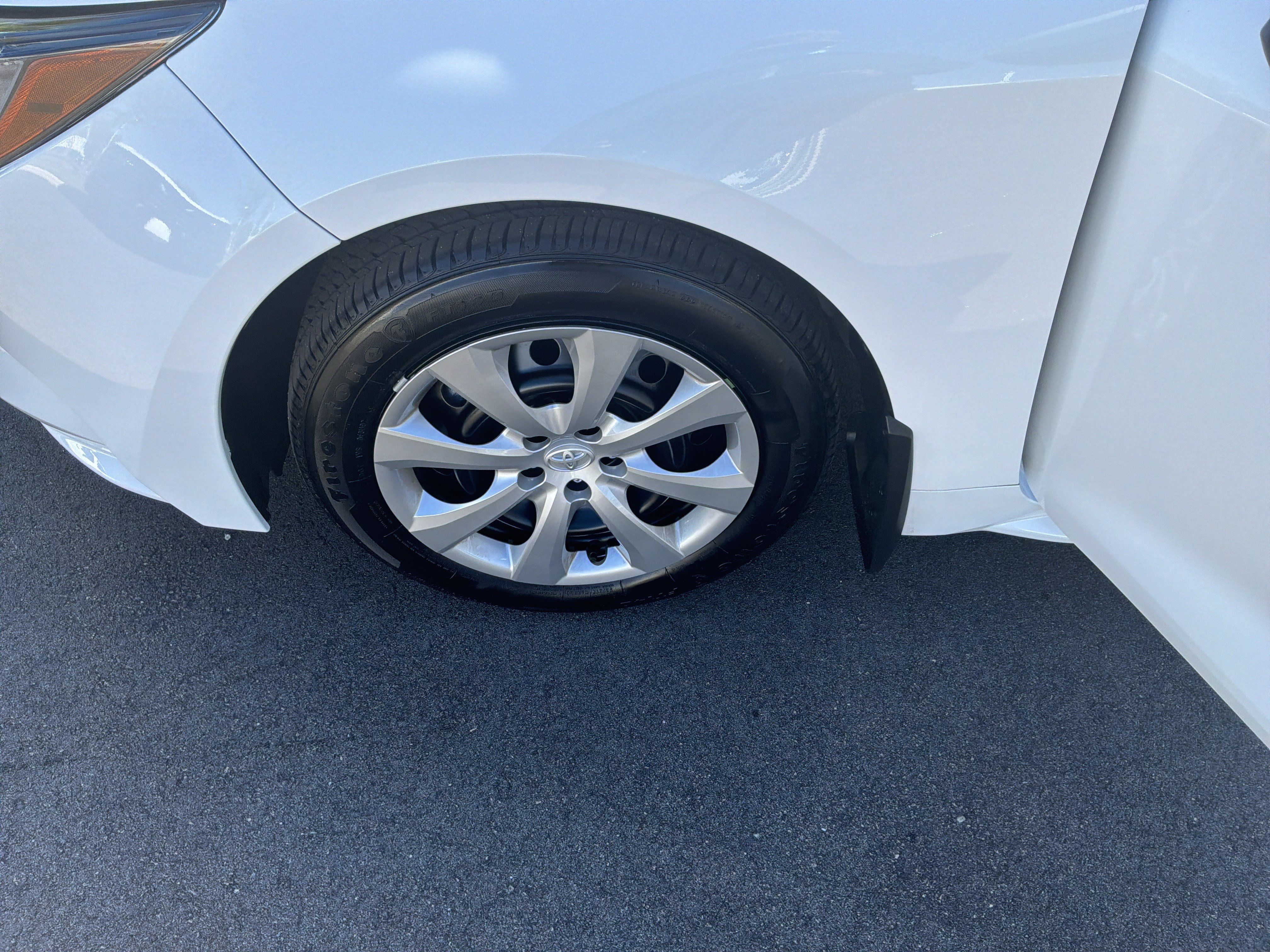 Used 2026 Toyota Corolla LE FWD image 13