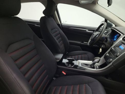 Used 2015 Ford Fusion SE w/ Equipment Group 201A image 21