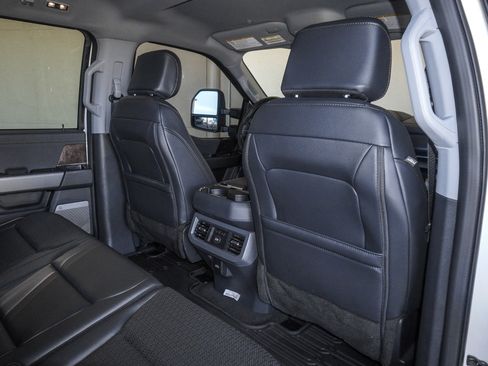 New 2026 Ford F250 Lariat w/ Black Appearance Package AWD/4WD image 43