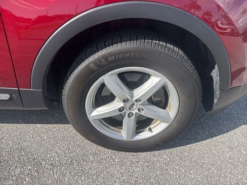 Used 2016 Ford Explorer XLT w/ Equipment Group 202A image 8