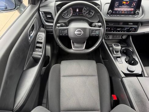 Used 2025 Nissan Rogue SV AWD/4WD image 10