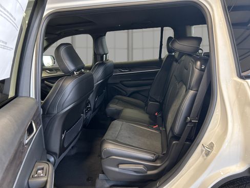 New 2026 Jeep Grand Cherokee L 4WD image 10