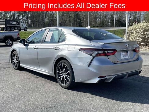 Used 2024 Toyota Camry SE w/ Convenience Package FWD image 3