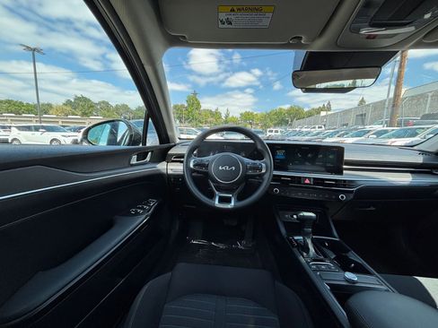 Used 2025 Kia K5 LXS FWD image 33