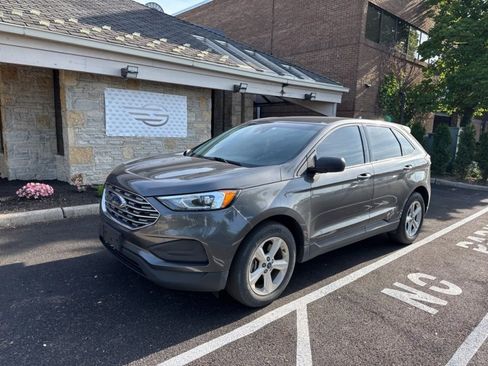 Used 2019 Ford Edge SE w/ Cargo Accessory Package AWD/4WD image 4