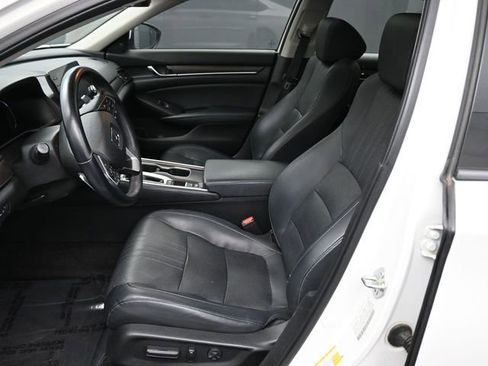 Used 2018 Honda Accord Touring image 22