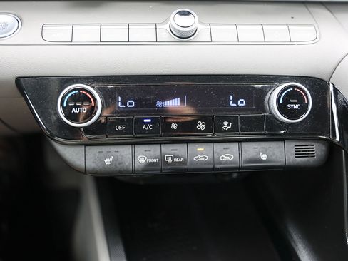 Certified 2023 Hyundai Elantra SEL w/ Convenience Package FWD image 24