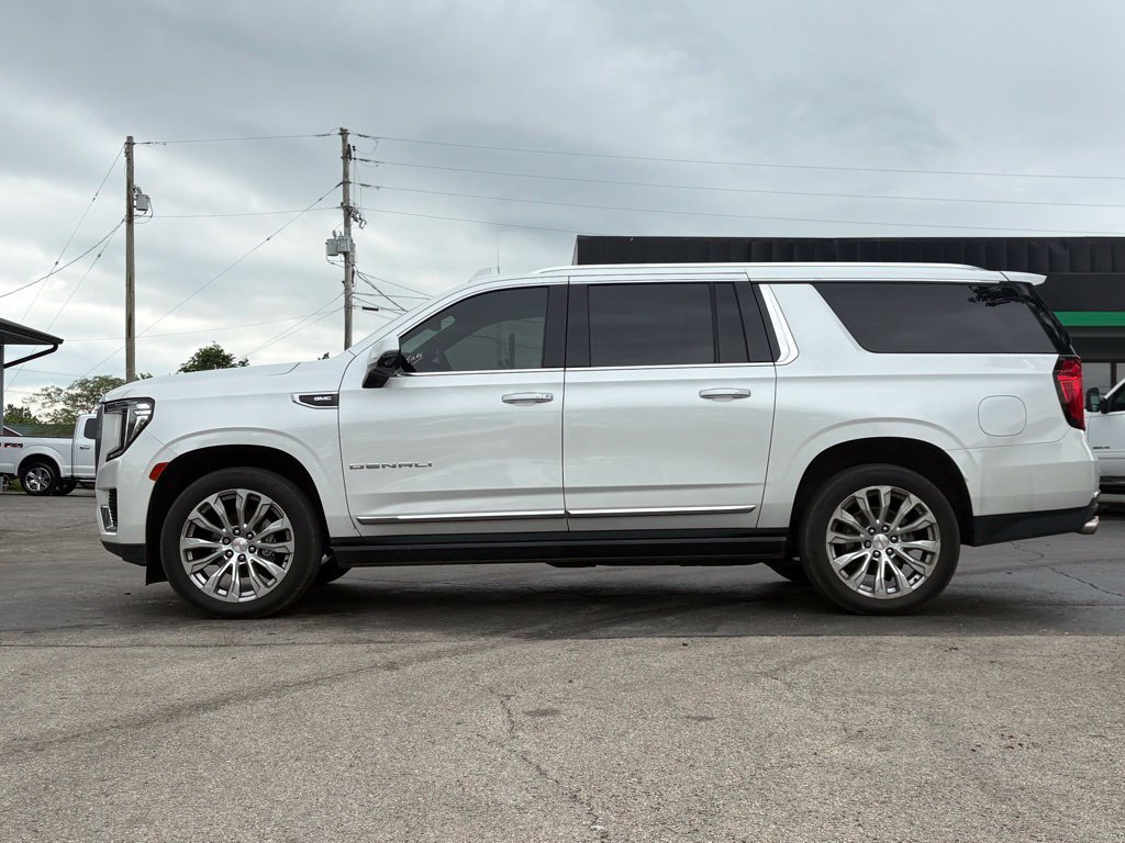 Used 2022 GMC Yukon XL Denali AWD/4WD image 6