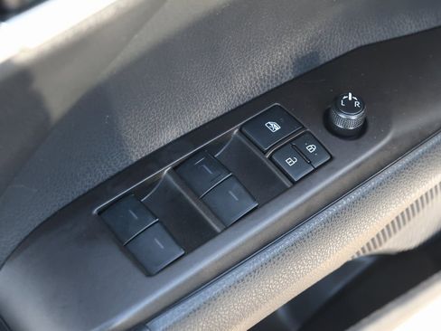 Used 2021 Toyota Camry SE image 26