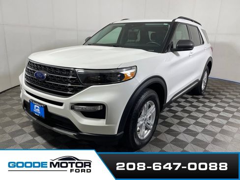 Used 2022 Ford Explorer XLT w/ Equipment Group 202A AWD/4WD image 4