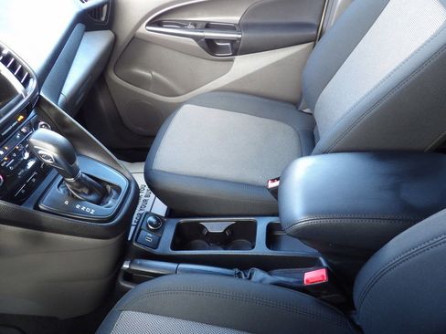 Used 2020 Ford Transit Connect XL image 25