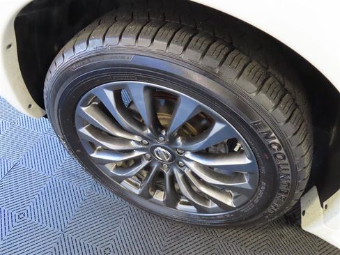 Used 2020 Nissan Armada Platinum w/ Platinum Reserve Package image 6