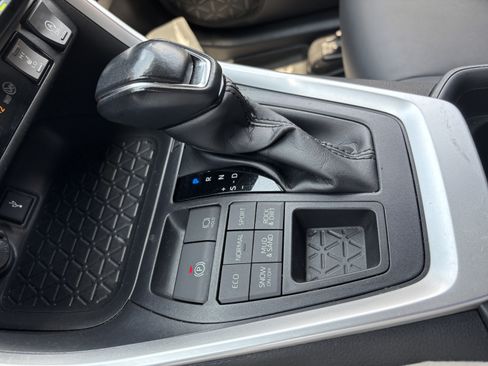 Used 2020 Toyota RAV4 XLE Premium AWD/4WD image 24