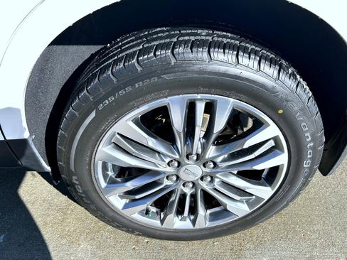 Used 2017 Cadillac XT5 Premium Luxury image 22