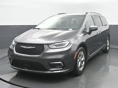 Used 2023 Chrysler Pacifica Limited