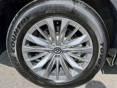 Certified 2025 MAZDA CX-90 3.3 Turbo w/ Preferred Package AWD/4WD image 12