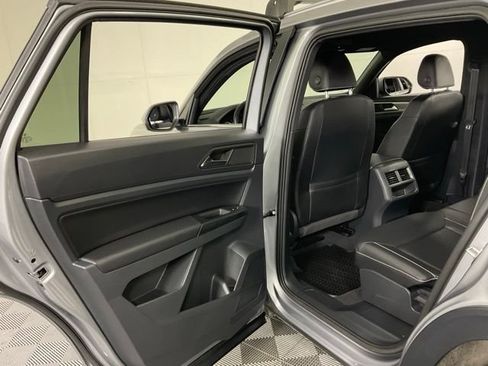 Used 2020 Volkswagen Atlas Cross Sport SE AWD/4WD image 29