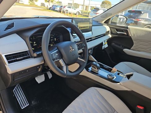 New 2026 Mitsubishi Outlander SEL FWD image 17