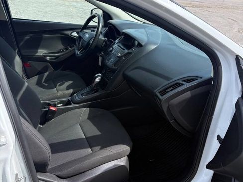 Used 2015 Ford Focus SE w/ SE Cold Weather Package FWD image 7