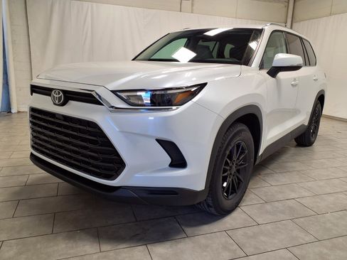 New 2026 Toyota Grand Highlander XLE image 3