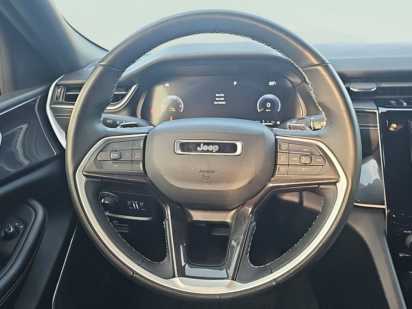 Used 2022 Jeep Grand Cherokee Altitude AWD/4WD image 18