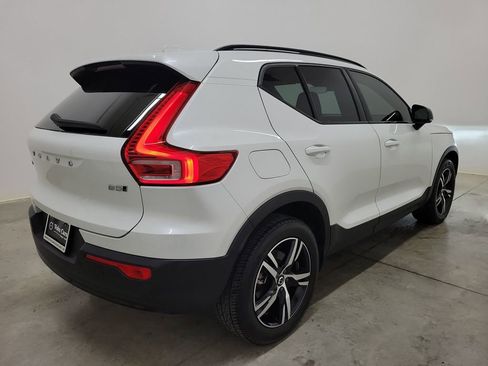 Certified 2024 Volvo XC40 B5 Core image 5
