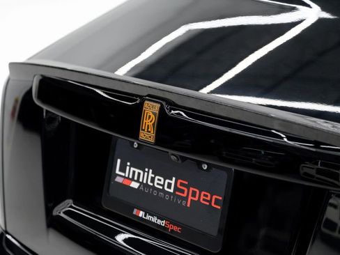 Used 2024 Rolls-Royce Phantom Sedan w/ The Phantom Package RWD image 33