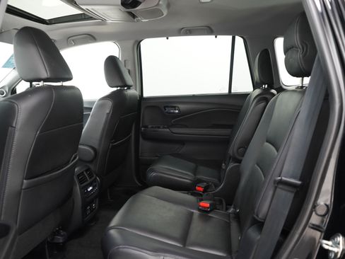 Used 2020 Honda Pilot Touring image 17