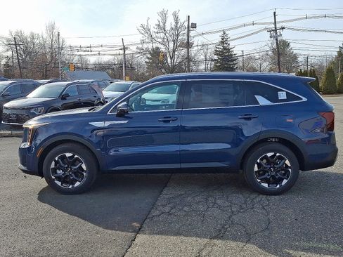 New 2026 Kia Sorento S image 4