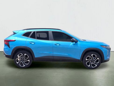 Used 2025 Chevrolet Trax RS w/ Driver Confidence Package FWD image 7