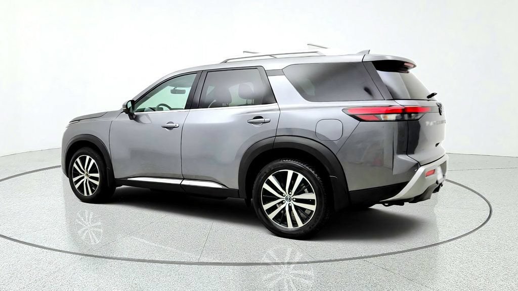 Used 2024 Nissan Pathfinder Platinum AWD/4WD image 7