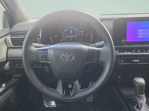 Used 2026 Toyota Camry SE FWD image 12