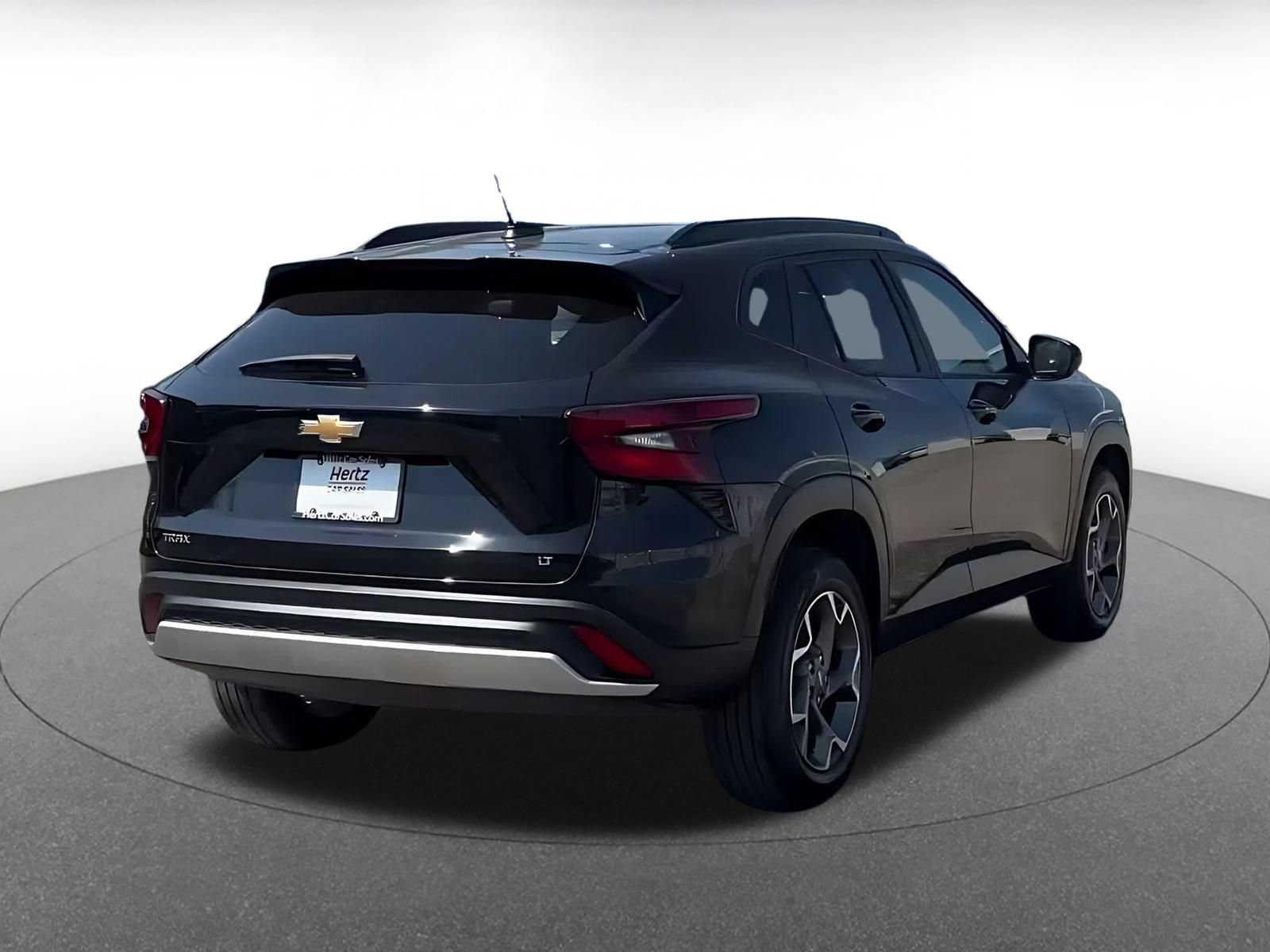 Used 2025 Chevrolet Trax LT w/ LT Convenience Package FWD image 13