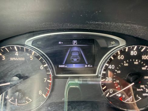 Used 2020 Nissan Pathfinder S FWD image 30