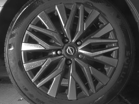 Used 2025 Nissan Altima 2.5 SV image 15