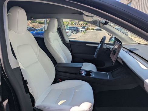 Used 2024 Tesla Model Y Long Range AWD/4WD image 22