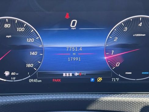 Used 2024 Mercedes-Benz CLA 250 4MATIC image 30