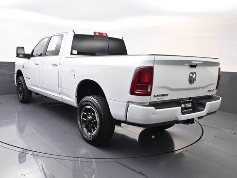 Used 2026 RAM 2500 Laramie AWD/4WD image 5