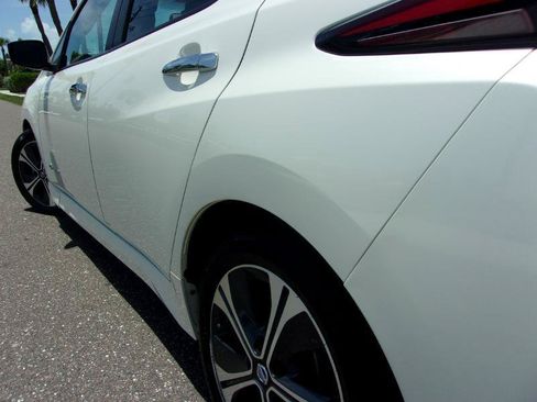 Used 2018 Nissan Leaf SV FWD image 39