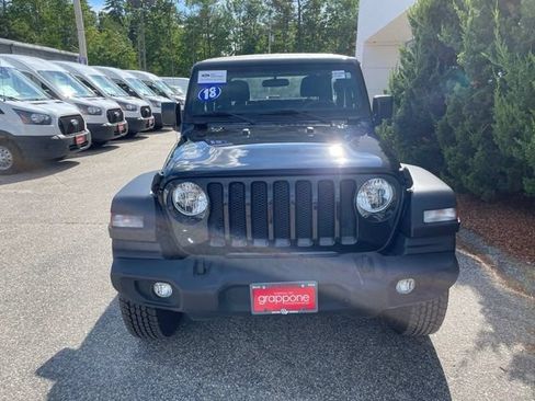 Used 2018 Jeep Wrangler Sport AWD/4WD image 3