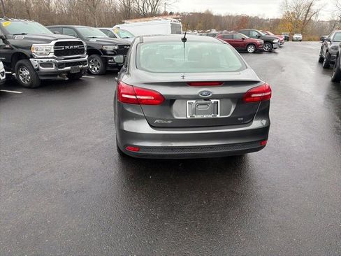 Used 2017 Ford Focus SE image 7