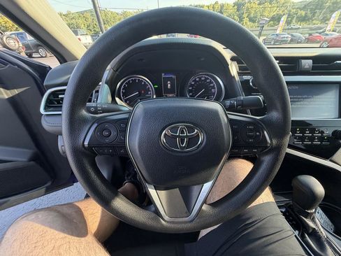 Used 2018 Toyota Camry LE w/ Convenience Package FWD image 23