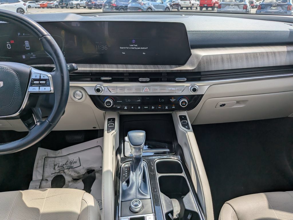 Certified 2023 Kia Telluride EX w/ EX Captain's Chair Package FWD image 17