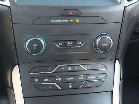 Used 2020 Ford Edge SEL AWD/4WD image 19