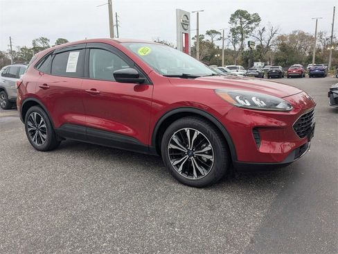 Used 2021 Ford Escape SE w/ SE Sport Appearance Package image 2