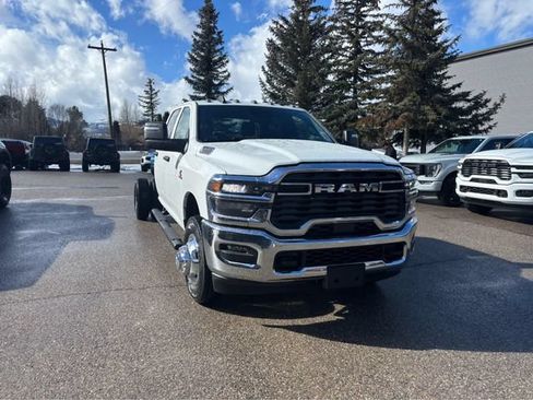 New 2026 RAM 3500 Tradesman w/ Chrome Appearance Group A AWD/4WD image 13