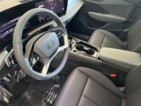 New 2026 Audi Q3 quattro 2.0T AWD/4WD image 9