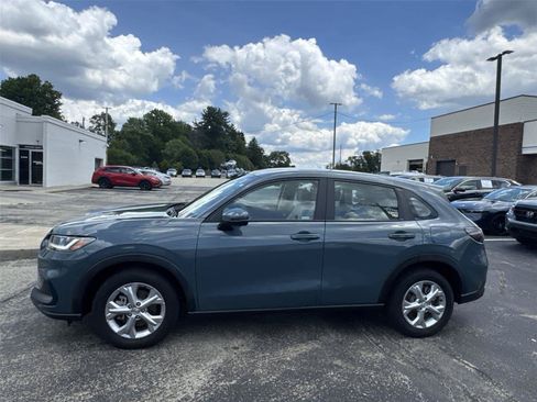 Used 2023 Honda HR-V LX image 2