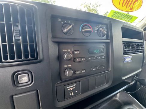 Used 2007 Chevrolet Express 3500 RWD image 14