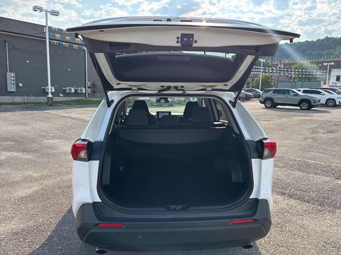 Used 2025 Toyota RAV4 XLE AWD/4WD image 16